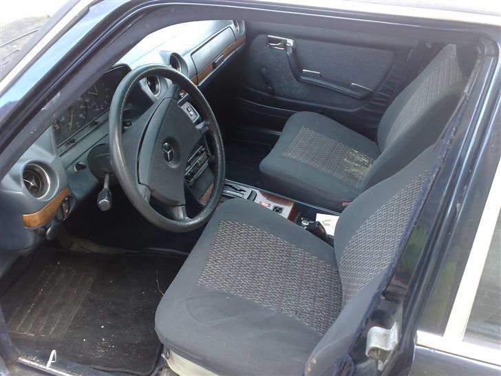 Mercedes Benz w123 300D (Solgt) billede 3