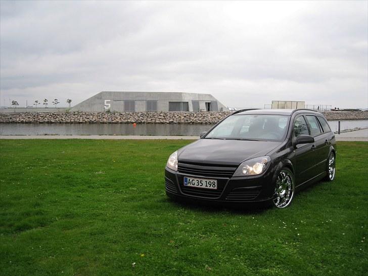 Opel Astra H 1,6 16V Wagon OPC-line billede 7