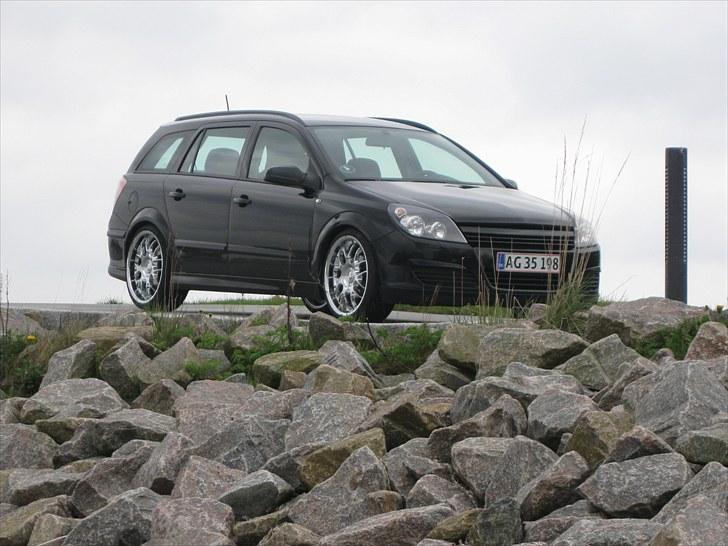 Opel Astra H 1,6 16V Wagon OPC-line billede 9