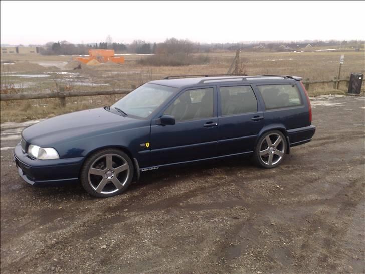 Volvo V 70 R - nu med 19 " pegasus 235/35R19 billede 1
