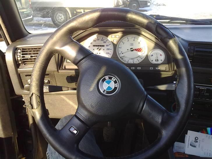 BMW E30 325i - STJÅLET :'( billede 11