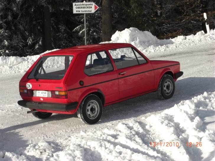 VW Golf 1 - De nymonteret vinterdæk var jeg meget glad for:-) billede 3