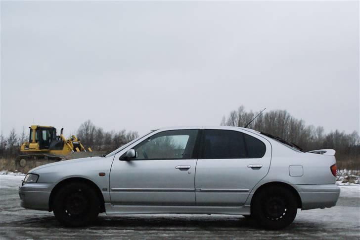 Nissan Primera 2.0 SE SOLGT billede 2