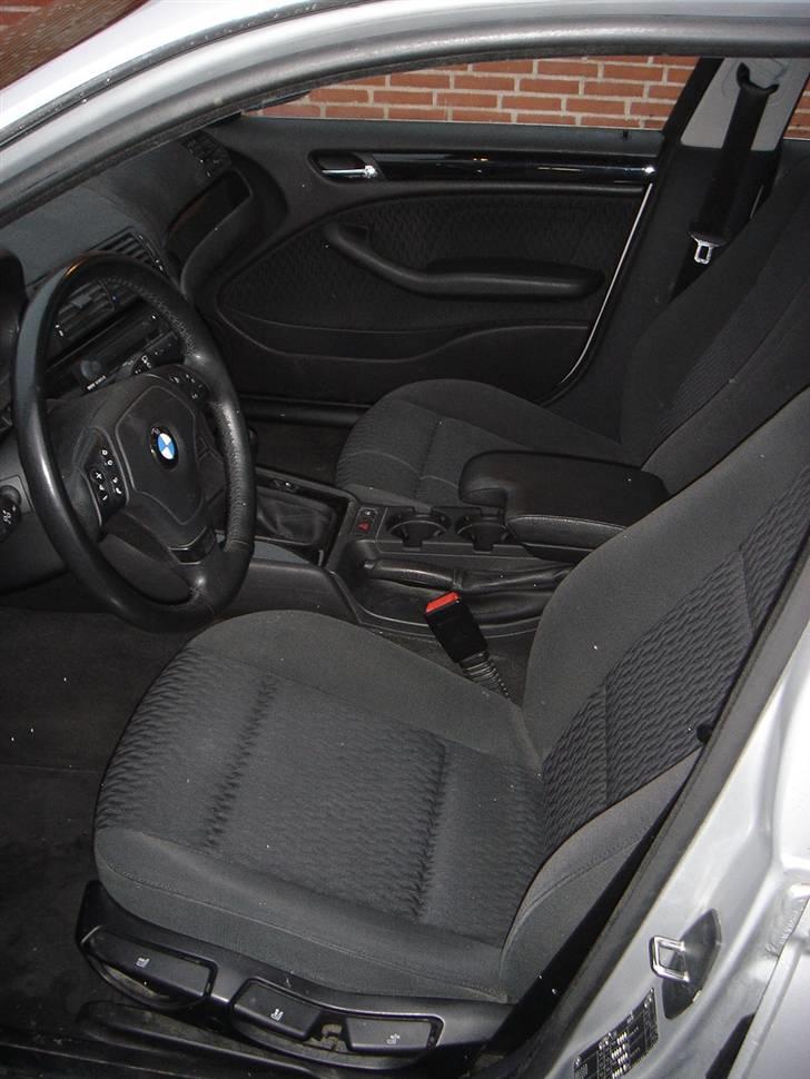 BMW E46 323i    "SOLGT" billede 8