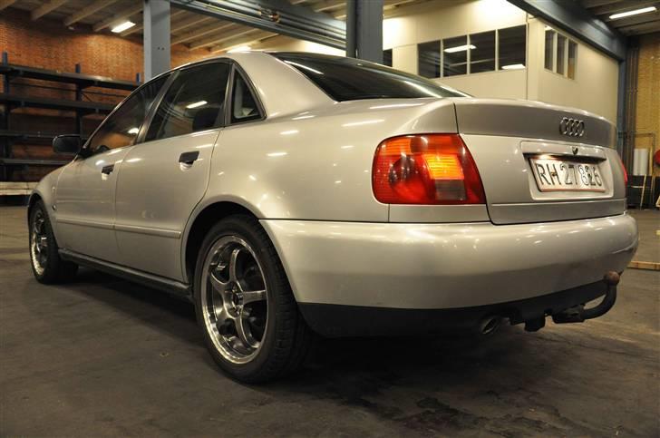 Audi A4 1,6 101 Hk (Solgt) billede 6