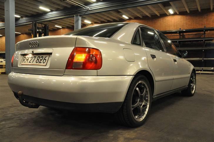 Audi A4 1,6 101 Hk (Solgt) billede 7