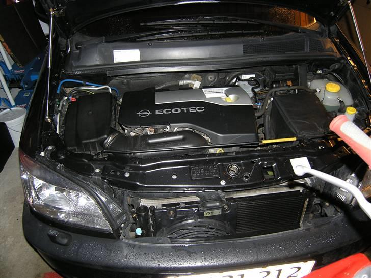 Opel ZAFIRA 2.2 i - Maskinrummet og Hoodlifters mummum billede 11