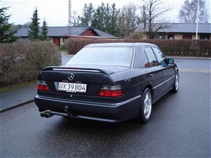 Mercedes Benz w124 300E SOLGT billede 1