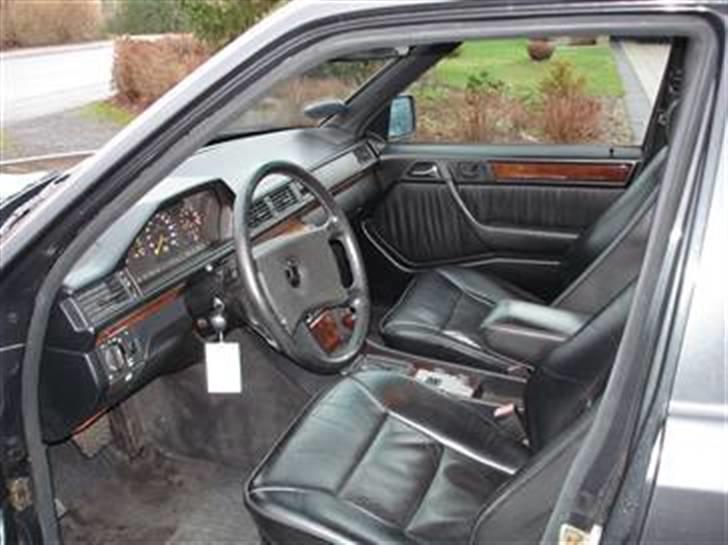 Mercedes Benz w124 300E SOLGT billede 10