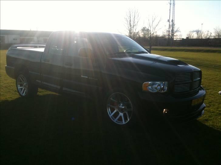 Dodge Ram srt 10 SOLGT billede 3