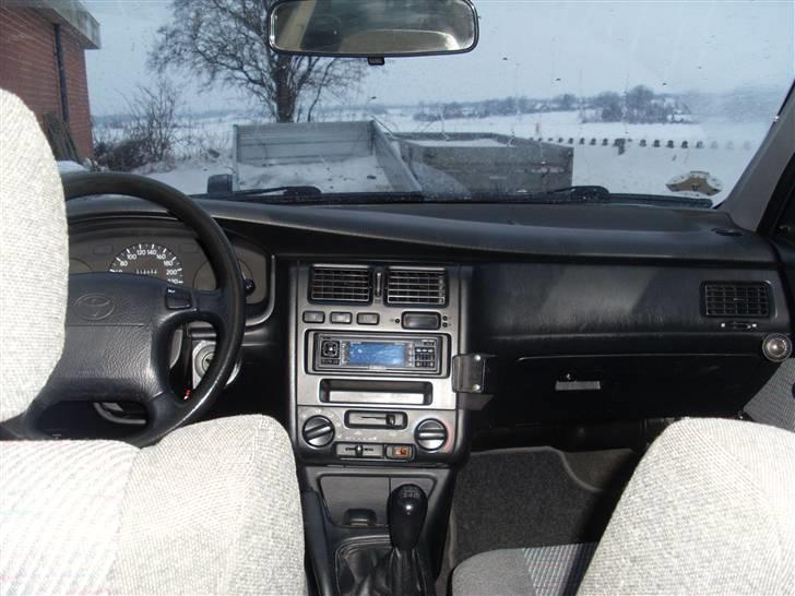 Toyota Carina E. billede 8