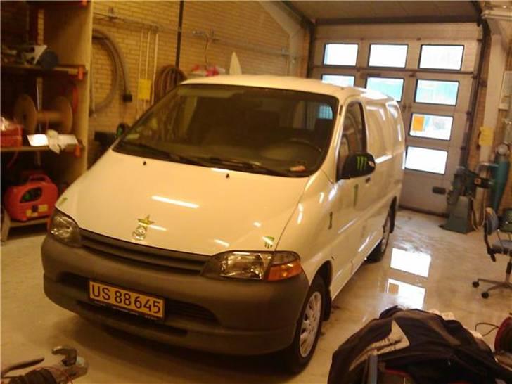 Toyota hiace MONSTER (solg) billede 2