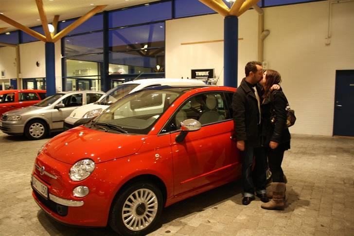 Fiat 500 *Solgt* - Kæresten og jeg - og vores nye ´baby´ :) billede 17