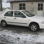 Nissan Almera N15 Sedan