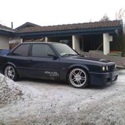 BMW 325E