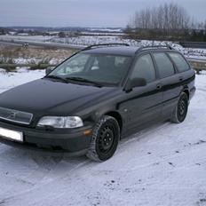 Volvo V40 = SOLGT
