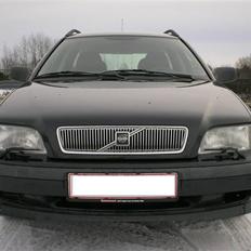 Volvo V40 = SOLGT