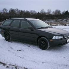 Volvo V40 = SOLGT