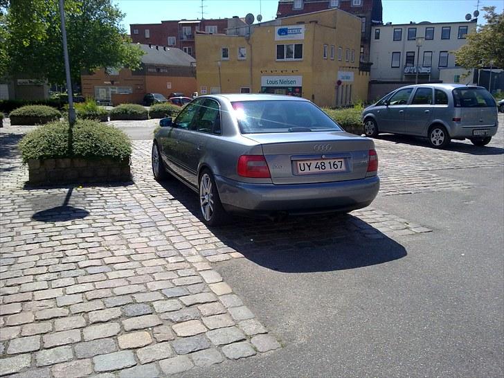 Audi A4 1,8T [Solgt] billede 3