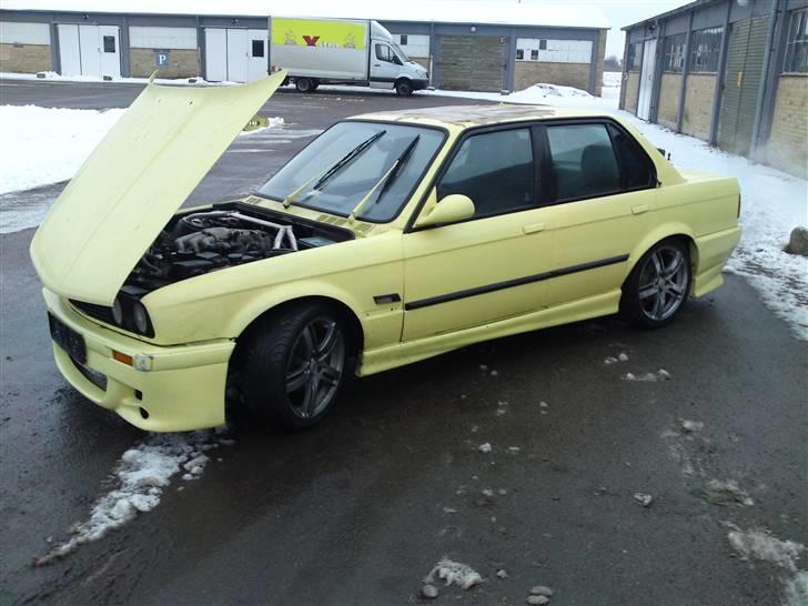 BMW E30 320 I billede 2