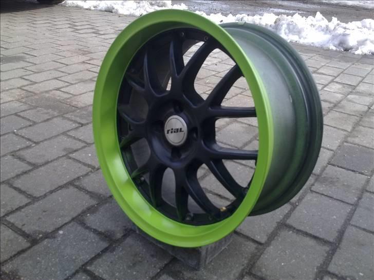 Seat ibiza GTI cupra - Som det kan gå når man keder sig og dækkene er pillet af sommerfælgene :D billede 15