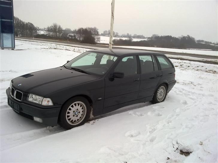 BMW E36 318i Touring - Inden der kom plader og tonede ruder. billede 19