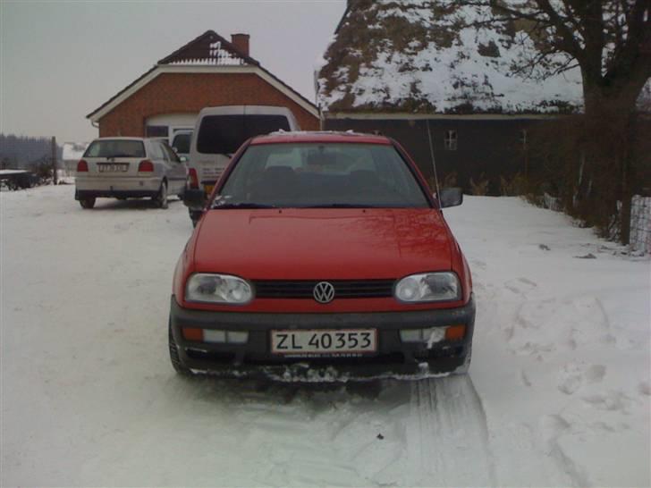 VW Golf 3 1,6 CL Europe - De nye forlygter, tågelygtrne havde en flænge i glasset, så de skal lige byttes inden de kommer på billede 13