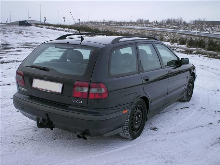 Volvo V40 = SOLGT billede 4