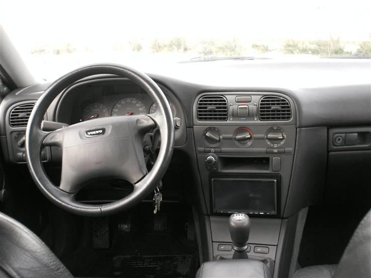 Volvo V40 = SOLGT billede 6