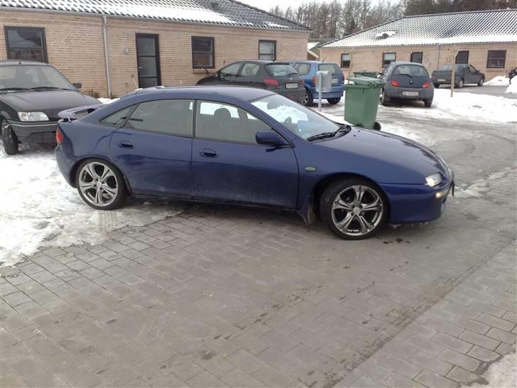 Mazda 323F BA solgt billede 6