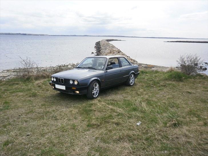 BMW e30 - Undskyld bilen ikke er vasket. billede 7