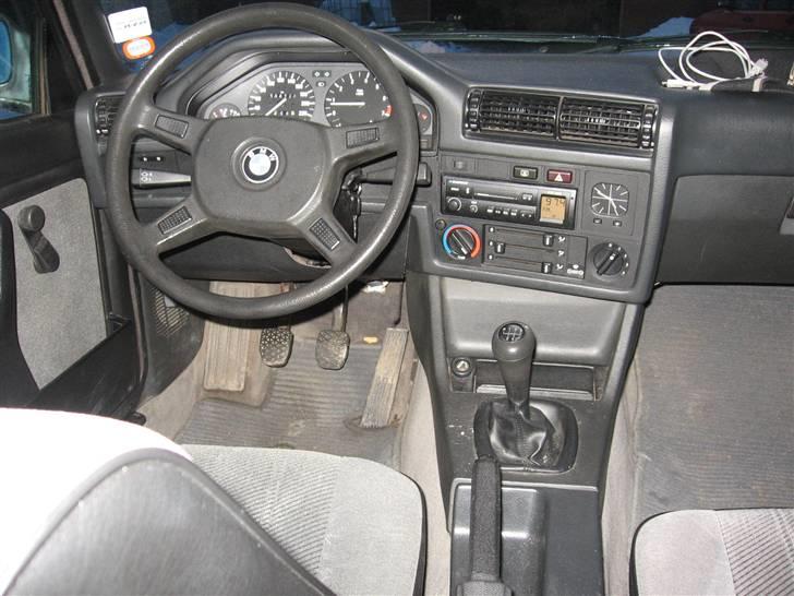 BMW e30 - Undskyld bilen ikke er vasket. billede 9