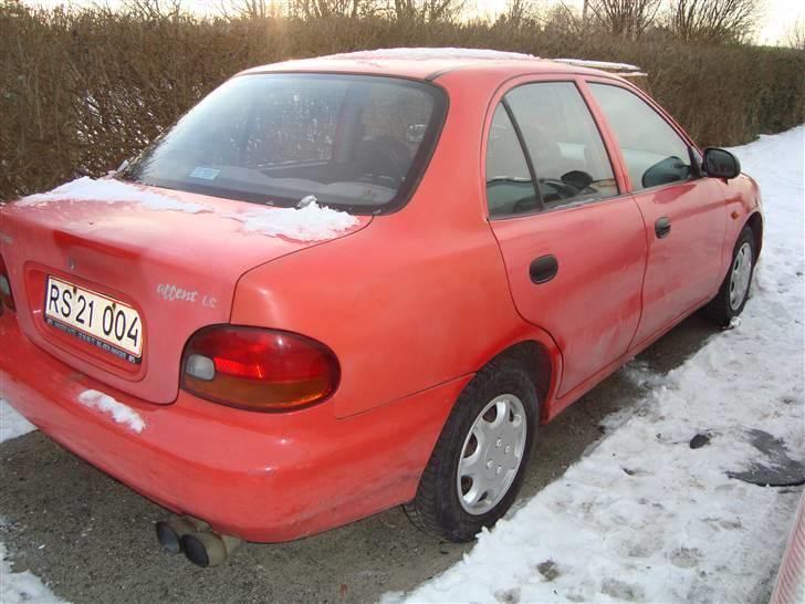 Hyundai accent 1,3 solgt billede 3
