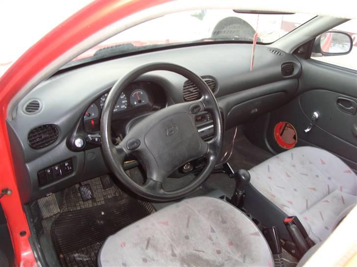 Hyundai accent 1,3 solgt billede 8