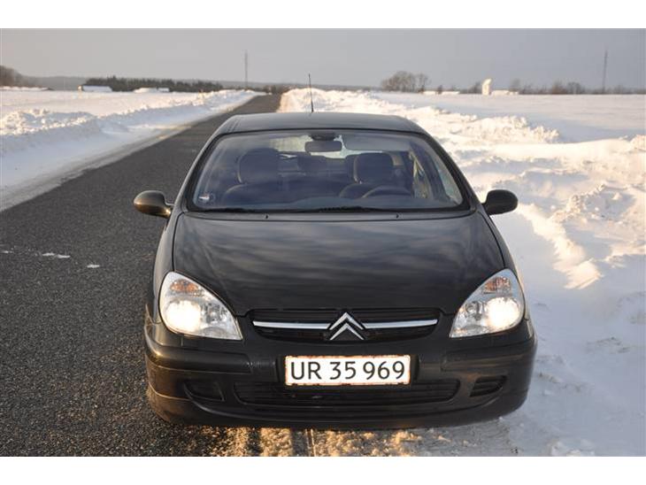 {{currentPhoto.altText}} billede {{currentPhoto.number}}