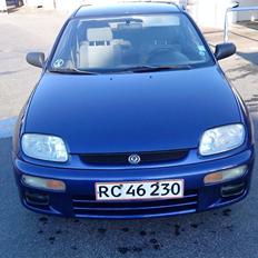 Mazda mazda 323c solgtttttttttt