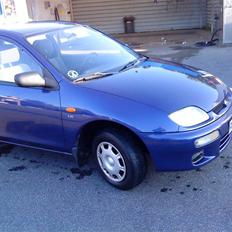 Mazda mazda 323c solgtttttttttt