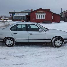 BMW 520I 12V solgt til skrot.