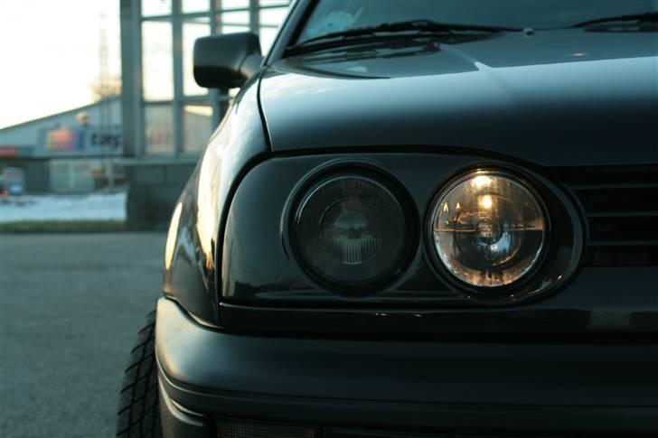 VW Golf 3 1.8 CL *solgt* - En der ved hvad disse forlygter hedder?  billede 4