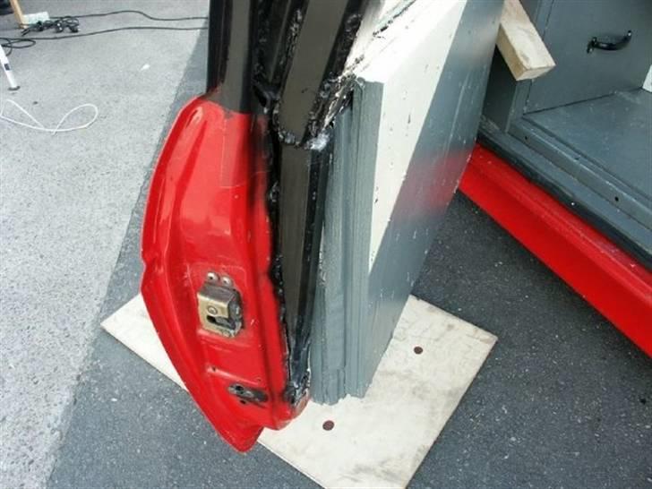 Ford fiesta - tykkelsen på døren.vægt over de 100 kilo. billede 10