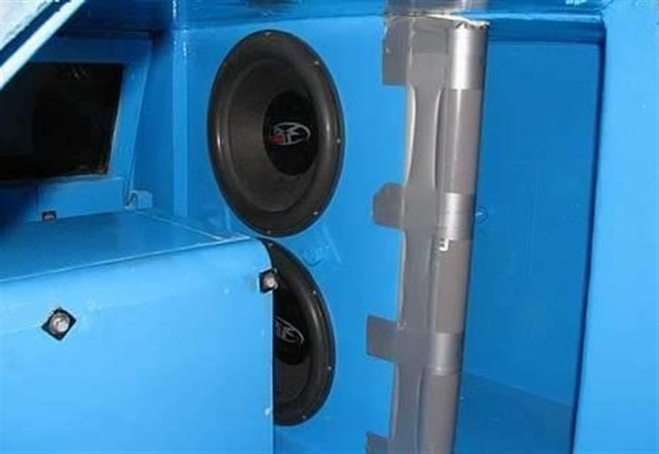 Ford fiesta - 2 dejlige 15" team rf subber billede 12