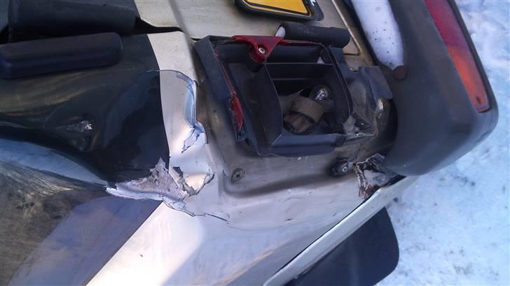 Nissan patrol lang gr slx-byttet - have haft tulle here i 2 dage da damen mente hun lige skulle låne den en tur. og over så en case traktor da hun bakkede. :( billede 5