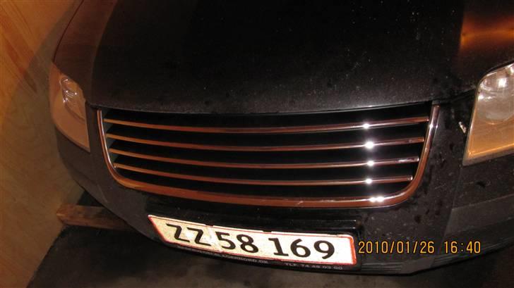 VW Passat 1,9  DK Variant - emblemfri front billede 19