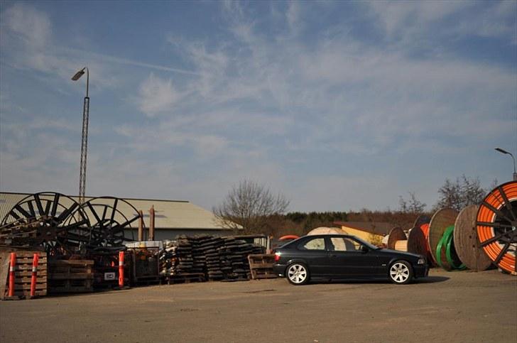 BMW 323TI Compact M billede 9