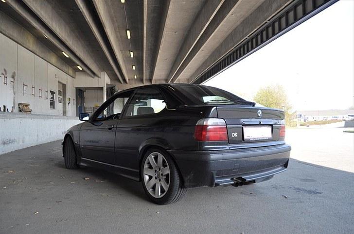 BMW 323TI Compact M billede 17