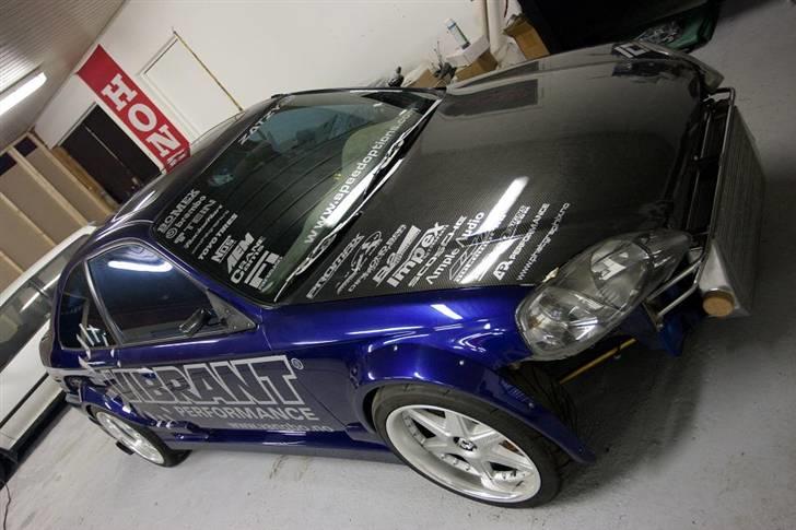 Honda Civic Si - Dekor på siden av bilen skal bort... ny sponsor... men ikke SÅÅÅ STORE stickers denne gangen...! billede 12