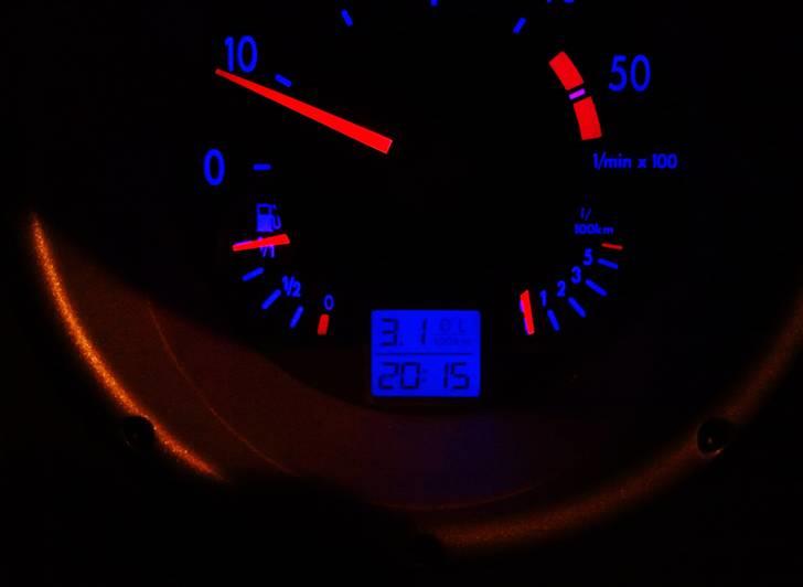 VW Lupo 1.2 TDI 3L - 3,1 liter pr. 100 km = 32,2 km/l!! Det kører jeg i gennemsnit :) Altså motorvej, bykørsel og landevej. Min rekord er pt 34,4 ved blandet kørsel.  billede 18