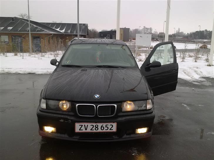BMW E36  325   ----SOLGT----- billede 2