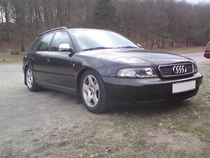 Audi A4 Avant  Død - Som den står nu. Billedet er dog et år gammelt der siden kommet tonet ruder. billede 9