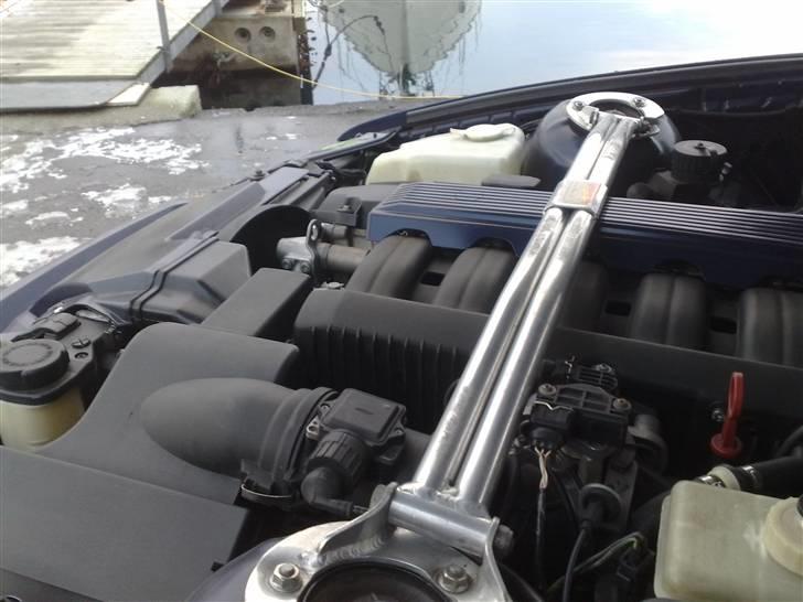 BMW 320i Touring SOLGT billede 3